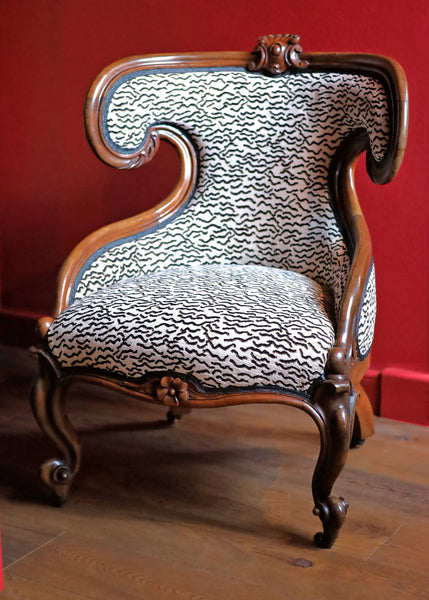 La Pompadour Antique Chair